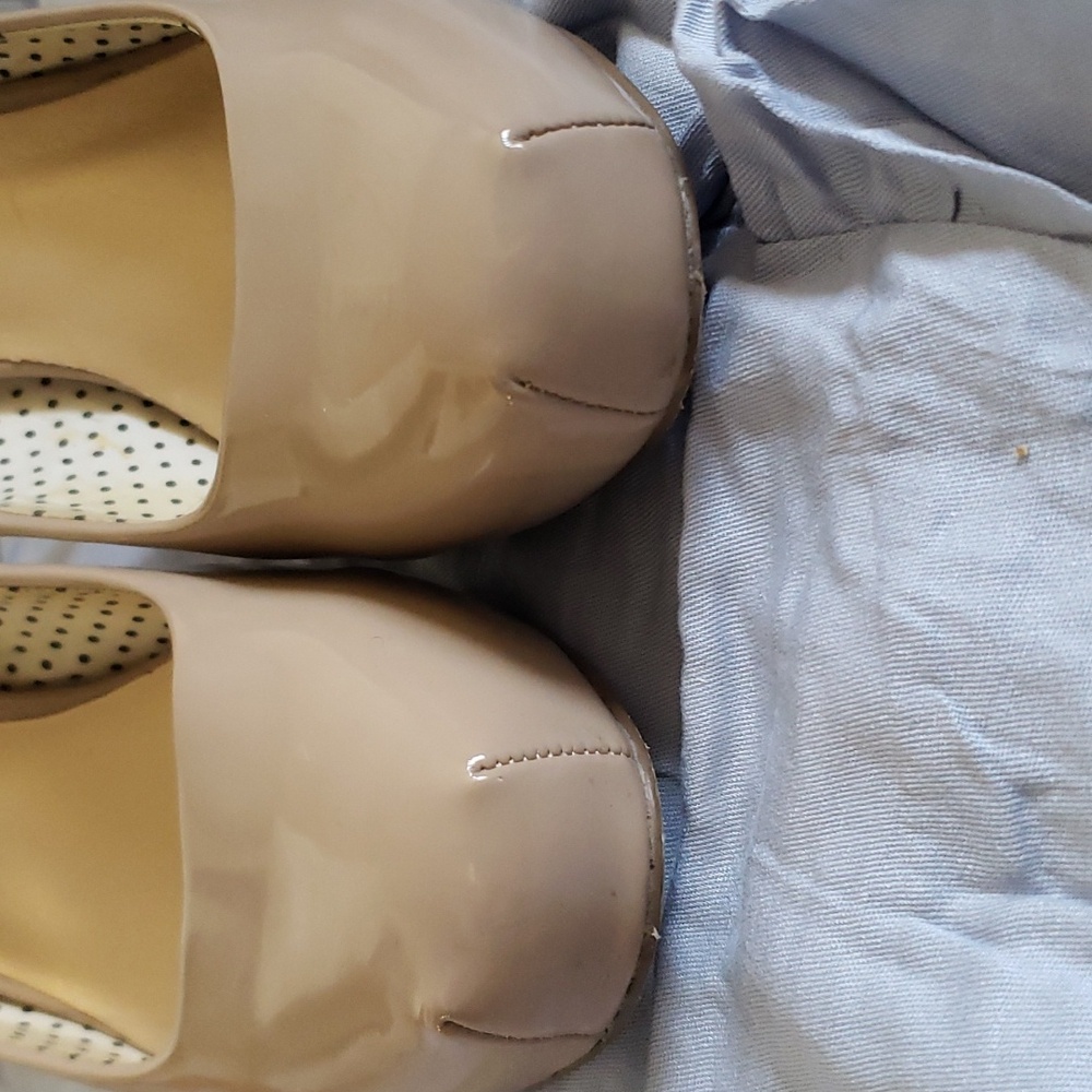 Madden Girl Nude Pump Heels - Picture 2 of 9